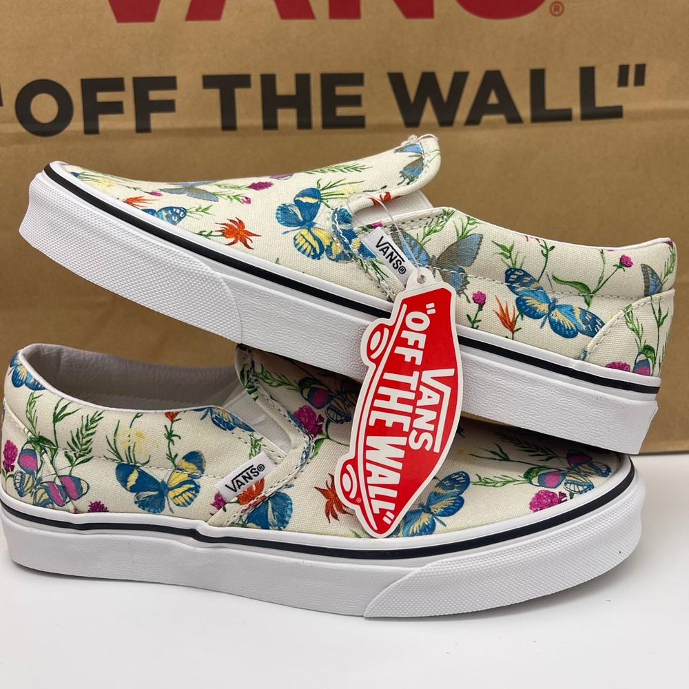 Vans Men's Classic Slip-On Butterfly Floral Marshmallow Sneakers
VN0A5AO8UC0 - Picture 3 of 16